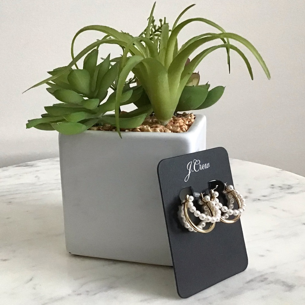 J. CREW Layered Pearl Hoop Earrings NWT - Picture 4 of 9